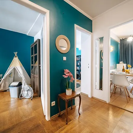 Riverside 2bd By Vltava & Theater Praga