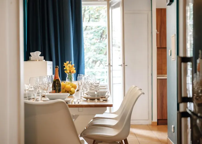 דירה Riverside 2bd By Vltava & Theater *