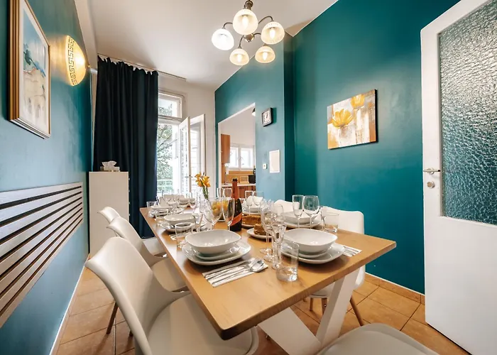 Riverside 2bd By Vltava & Theater דירה פראג