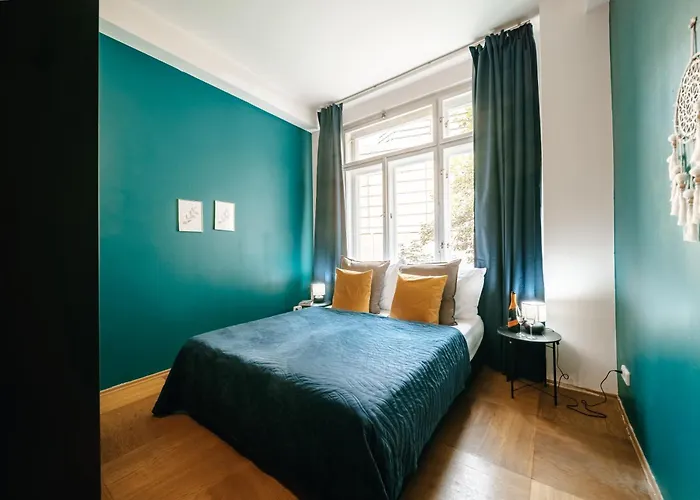 Riverside 2bd By Vltava & Theater דירה