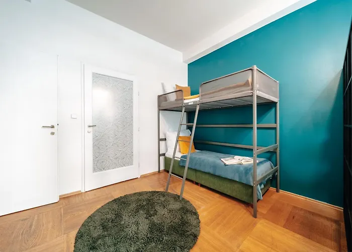 דירה Riverside 2bd By Vltava & Theater