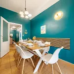 Riverside 2bd By Vltava & Theater Apartment Prague
